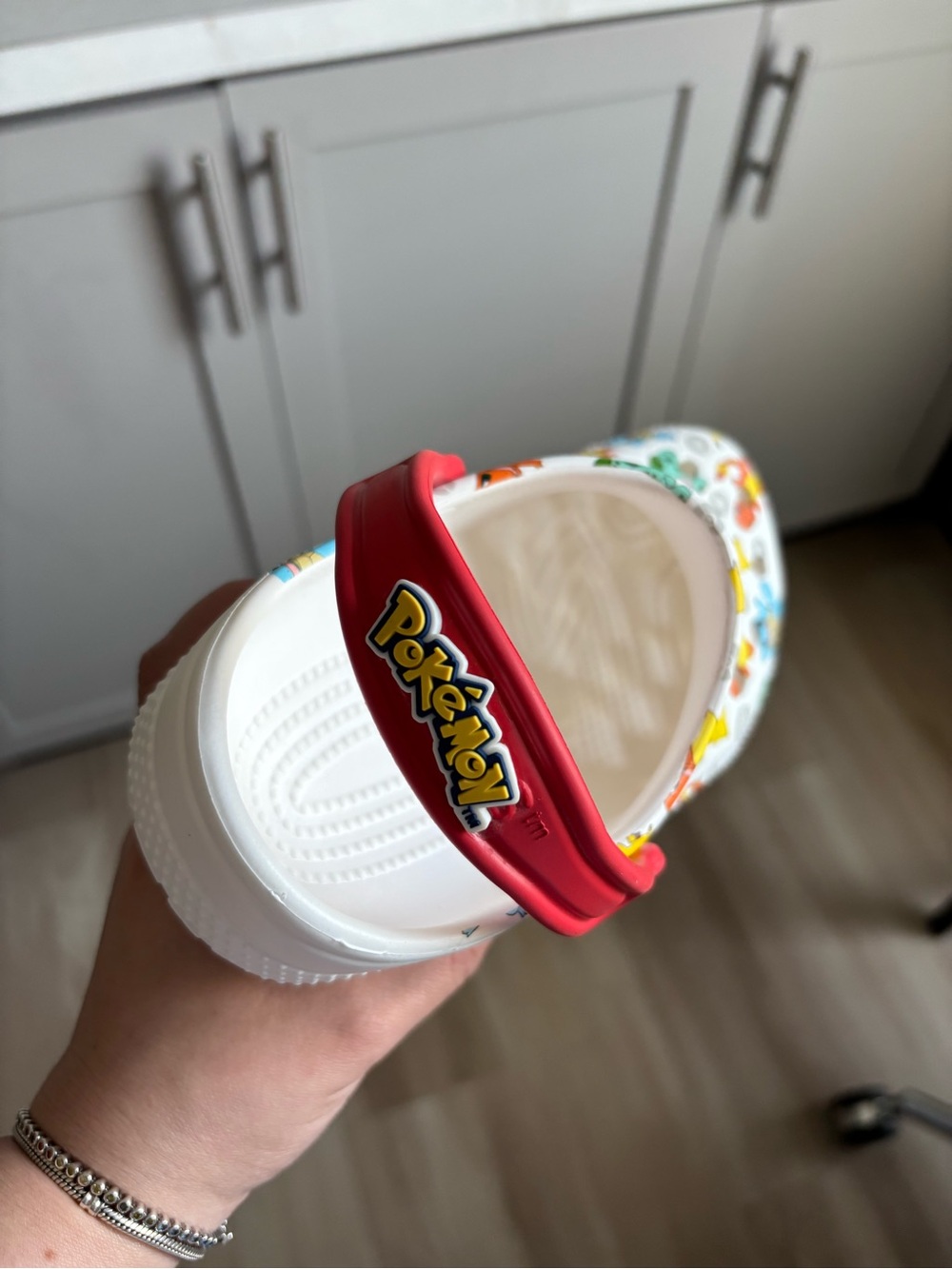 CROCS White Kids Pokémon Clogs with Red Heel Strap - Picture 4 of 5